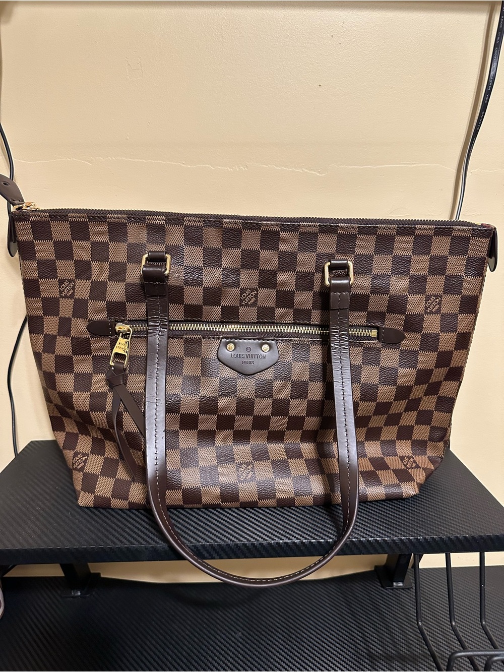 Checkered tote bag